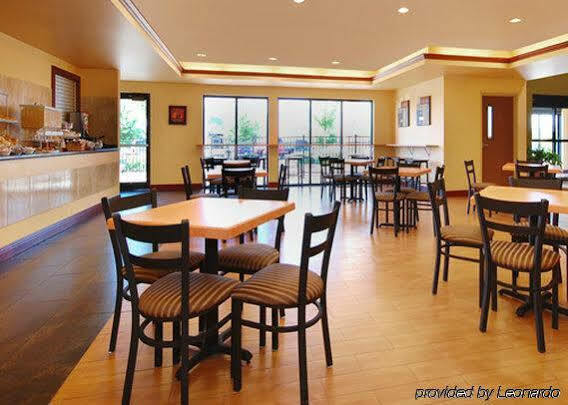 Comfort Suites Elgin Exterior photo